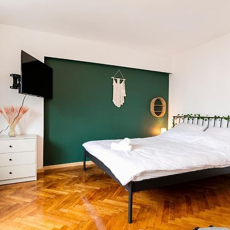 Chmielna - 250M Od Zlotych Tarasow, 350M Od Dworca Centralnego - Wifi - Smart Tv 55 Cali - Better Rental 华沙 外观 照片