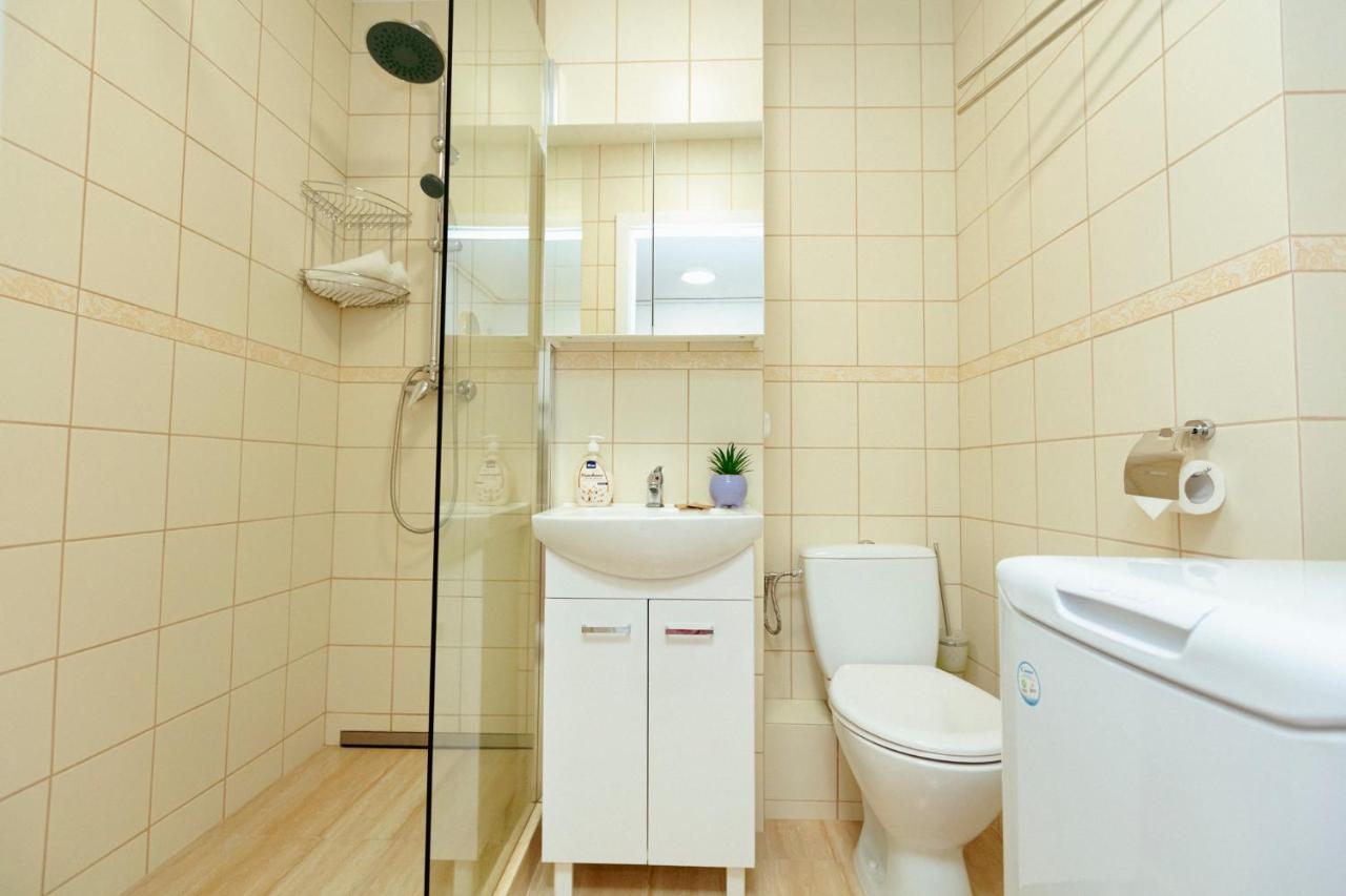 Chmielna - 250M Od Zlotych Tarasow, 350M Od Dworca Centralnego - Wifi - Smart Tv 55 Cali - Better Rental 华沙 外观 照片